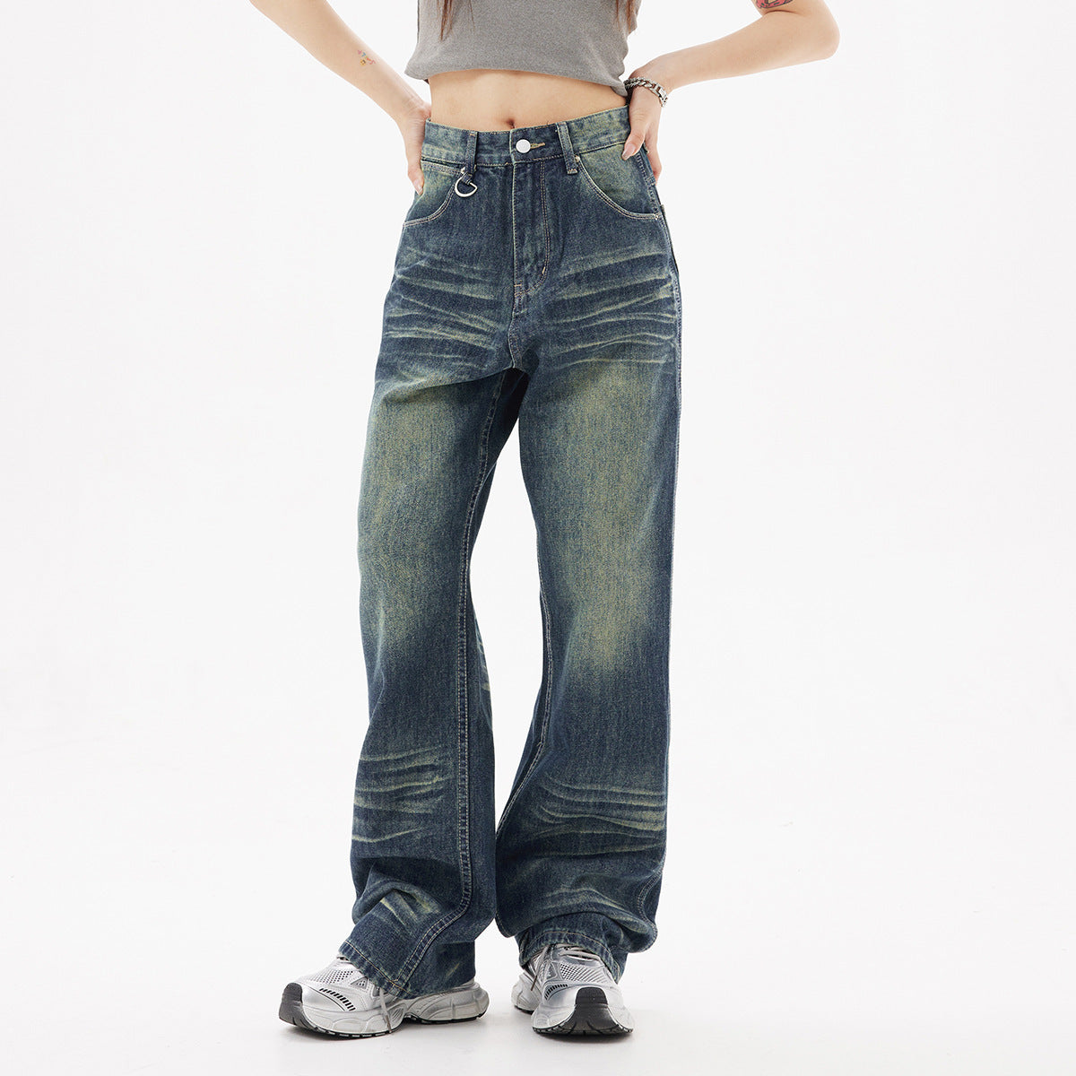 Fashion ripped jeans